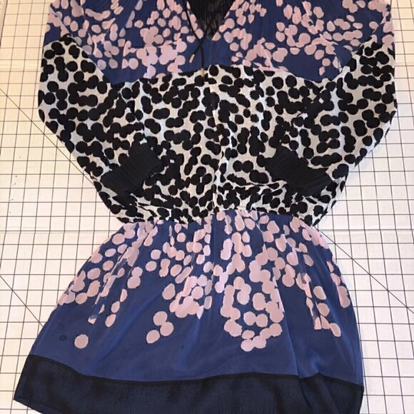 Diane Von Furstenberg DVF Mikino Pleated Neckline Smock Waist Dress - size 4 - Picture 4 of 15